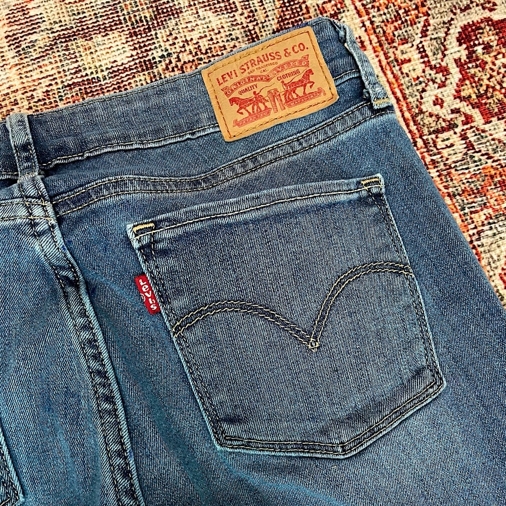 712 Slim Levi Jeans
